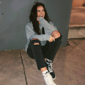 Meet your Posher, Malia